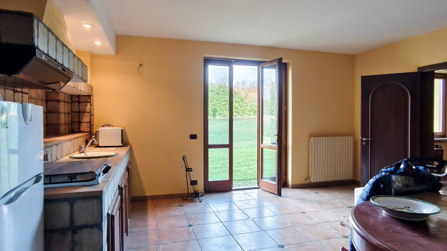 Villa in vendita a Carezzano