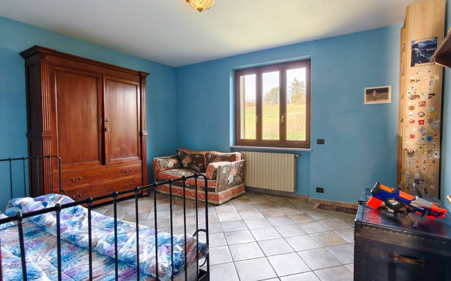 Villa in vendita a Carezzano