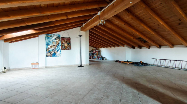 Villa in vendita a Carezzano