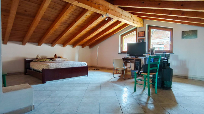 Villa in vendita a Carezzano