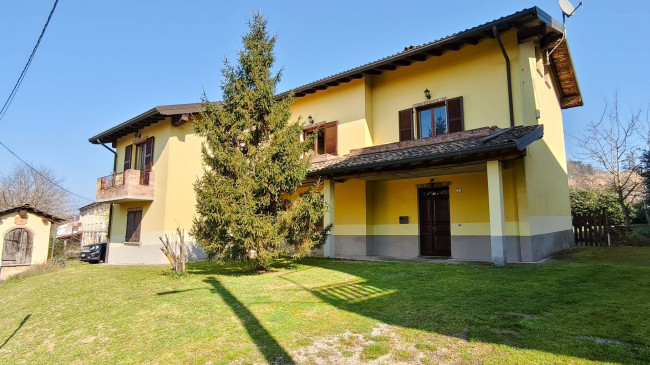 Villa in vendita a Carezzano