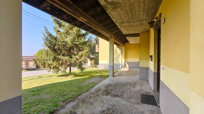 Villa in vendita a Carezzano