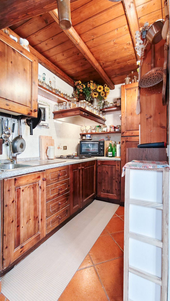 Casa semindipendente in vendita a Carezzano