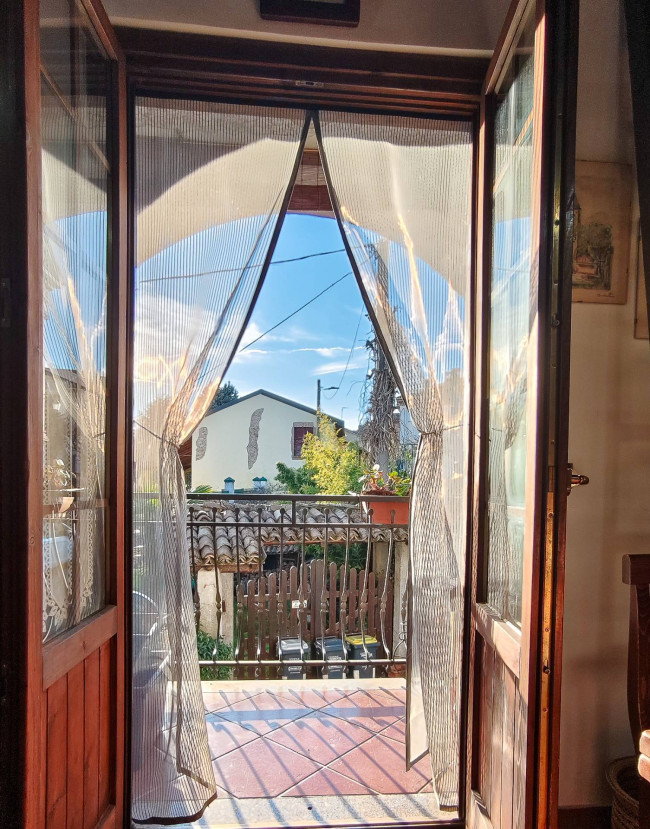 Casa semindipendente in vendita a Carezzano