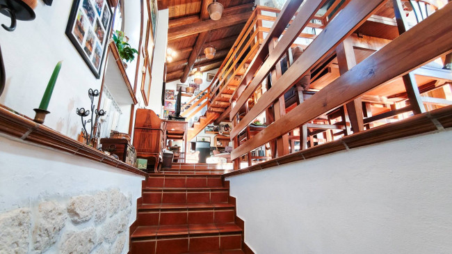 Casa semindipendente in vendita a Carezzano