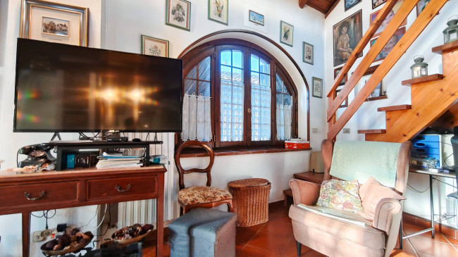 Casa semindipendente in vendita a Carezzano