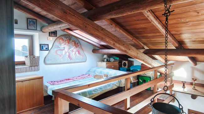 Casa semindipendente in vendita a Carezzano