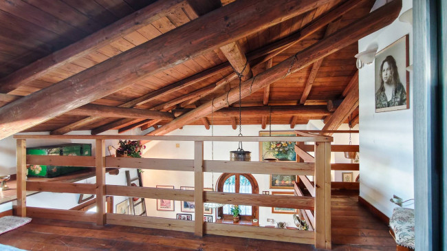 Casa semindipendente in vendita a Carezzano