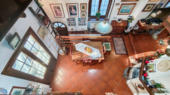 Casa semindipendente in vendita a Carezzano