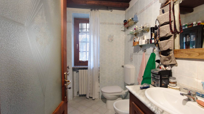 Casa semindipendente in vendita a Carezzano