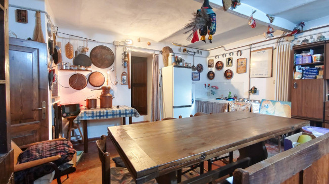 Casa semindipendente in vendita a Carezzano