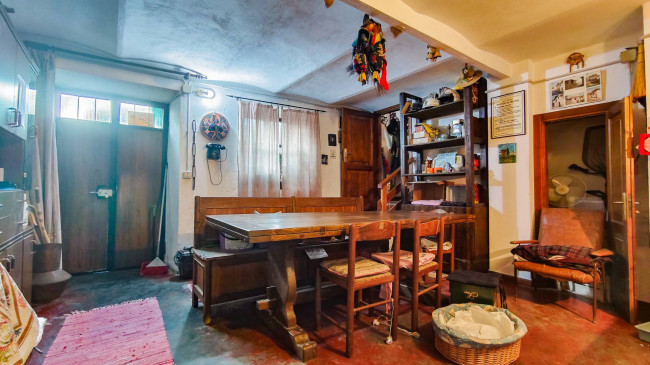 Casa semindipendente in vendita a Carezzano