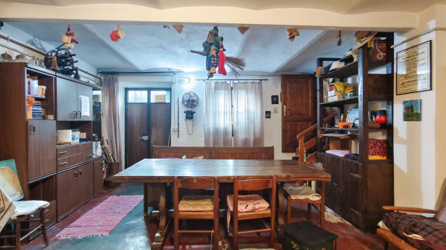 Casa semindipendente in vendita a Carezzano