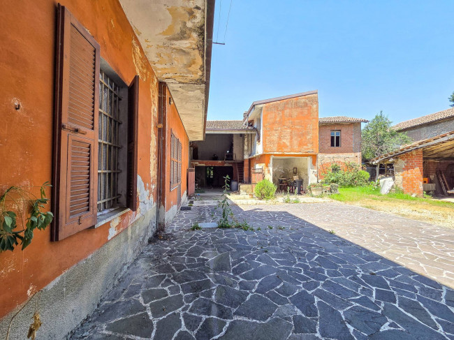 Casa singola in vendita a Carezzano