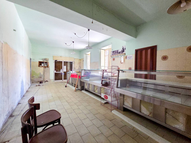 Casa singola in vendita a Carezzano
