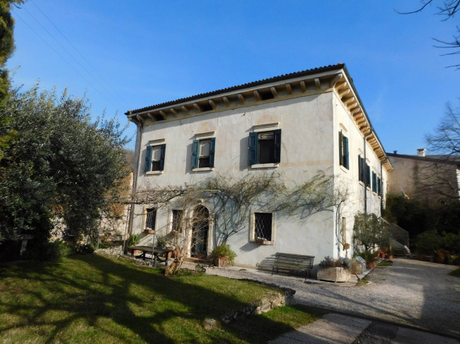 Casa Semindipendente a Mezzane di Sotto