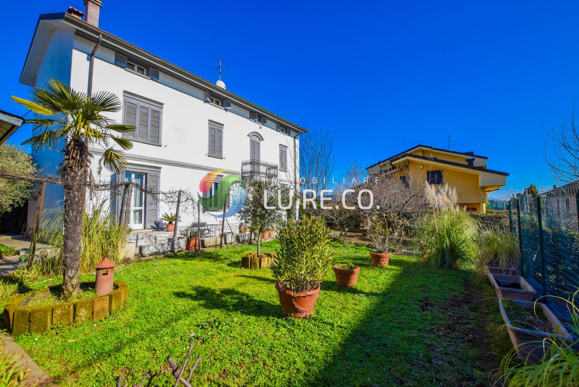 Villa in vendita a Inverigo (CO)