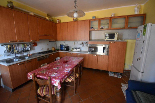 Casa semi-indipendente in vendita a Cadrezzate Con Osmate (VA)