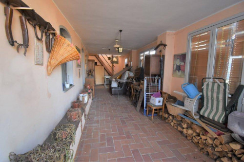 Casa semi-indipendente in vendita a Cadrezzate Con Osmate (VA)