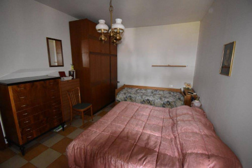 Casa semi-indipendente in vendita a Cadrezzate Con Osmate (VA)