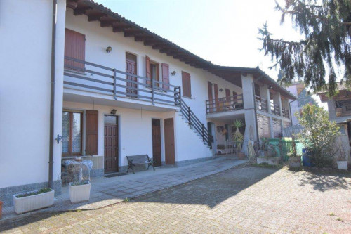 Casa semi-indipendente in vendita a Cadrezzate Con Osmate (VA)