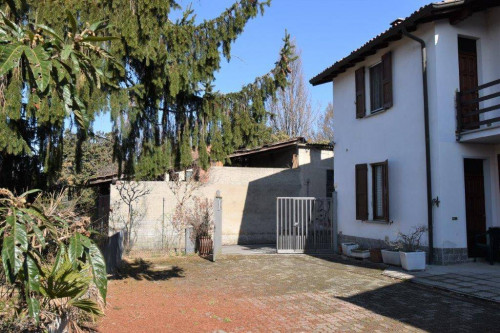 Casa semi-indipendente in vendita a Cadrezzate Con Osmate (VA)