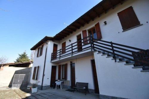 Casa semi-indipendente in vendita a Cadrezzate Con Osmate (VA)