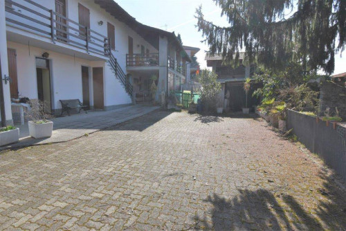 Casa semi-indipendente in vendita a Cadrezzate Con Osmate (VA)