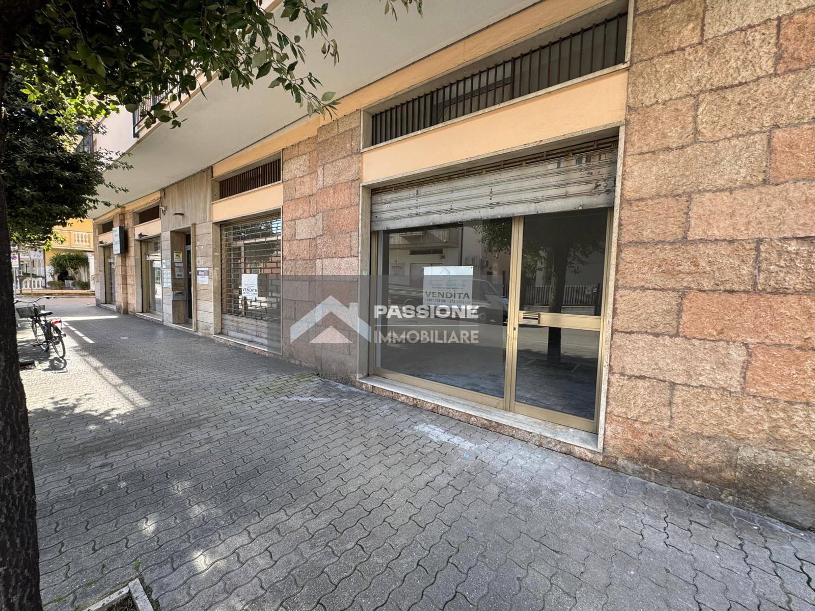 Locale commerciale in vendita a Giulianova