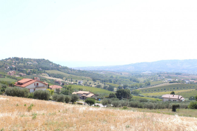 Terreno edificabile in vendita a Colonnella (TE)