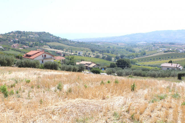 Terreno edificabile in vendita a Colonnella (TE)