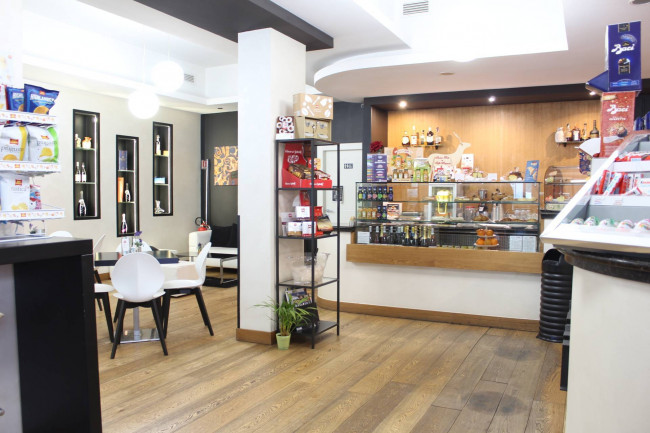 Attività commerciale in vendita a Alba Adriatica