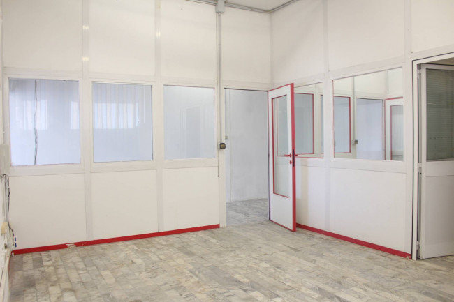 Locale commerciale in affitto a Colonnella