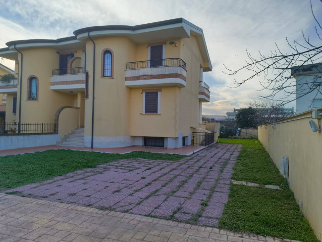 Villa in Vendita a Latina
