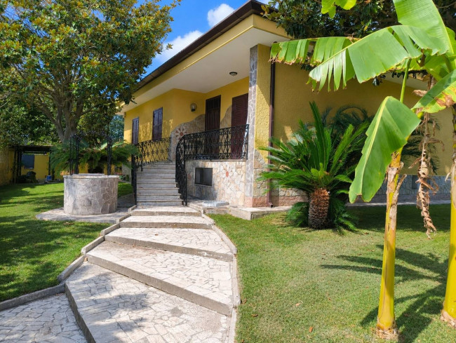 Villa in Vendita a Latina