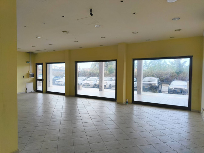 Locale commerciale in Vendita a Latina