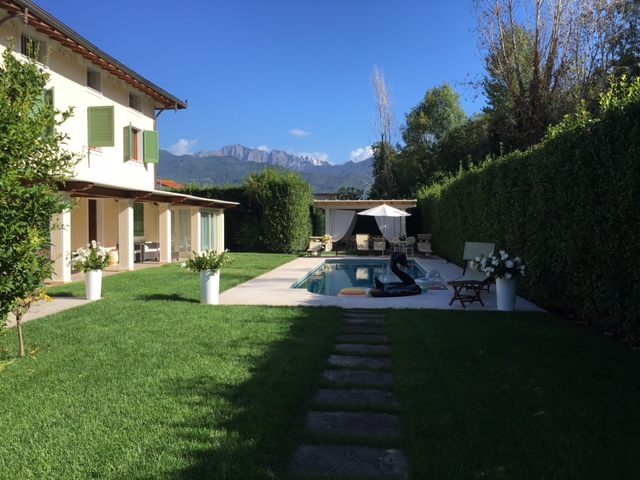 Villa FORTE DEI MARMI vendita  Centro  Agenzia ForteVersilia Immobiliare