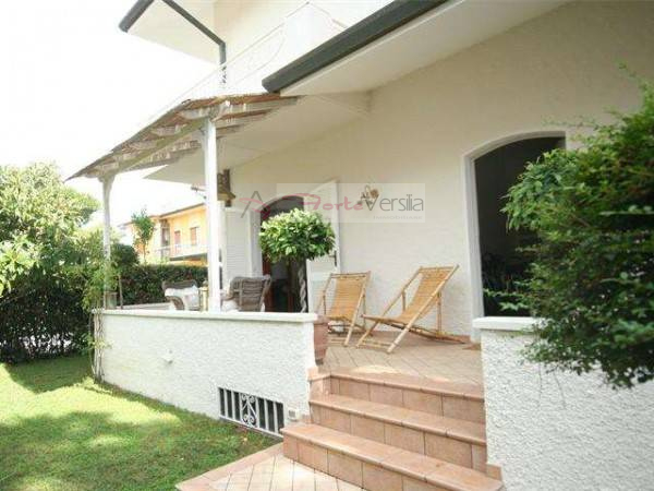 Villa PIETRASANTA vendita  Tonfano  Agenzia ForteVersilia Immobiliare