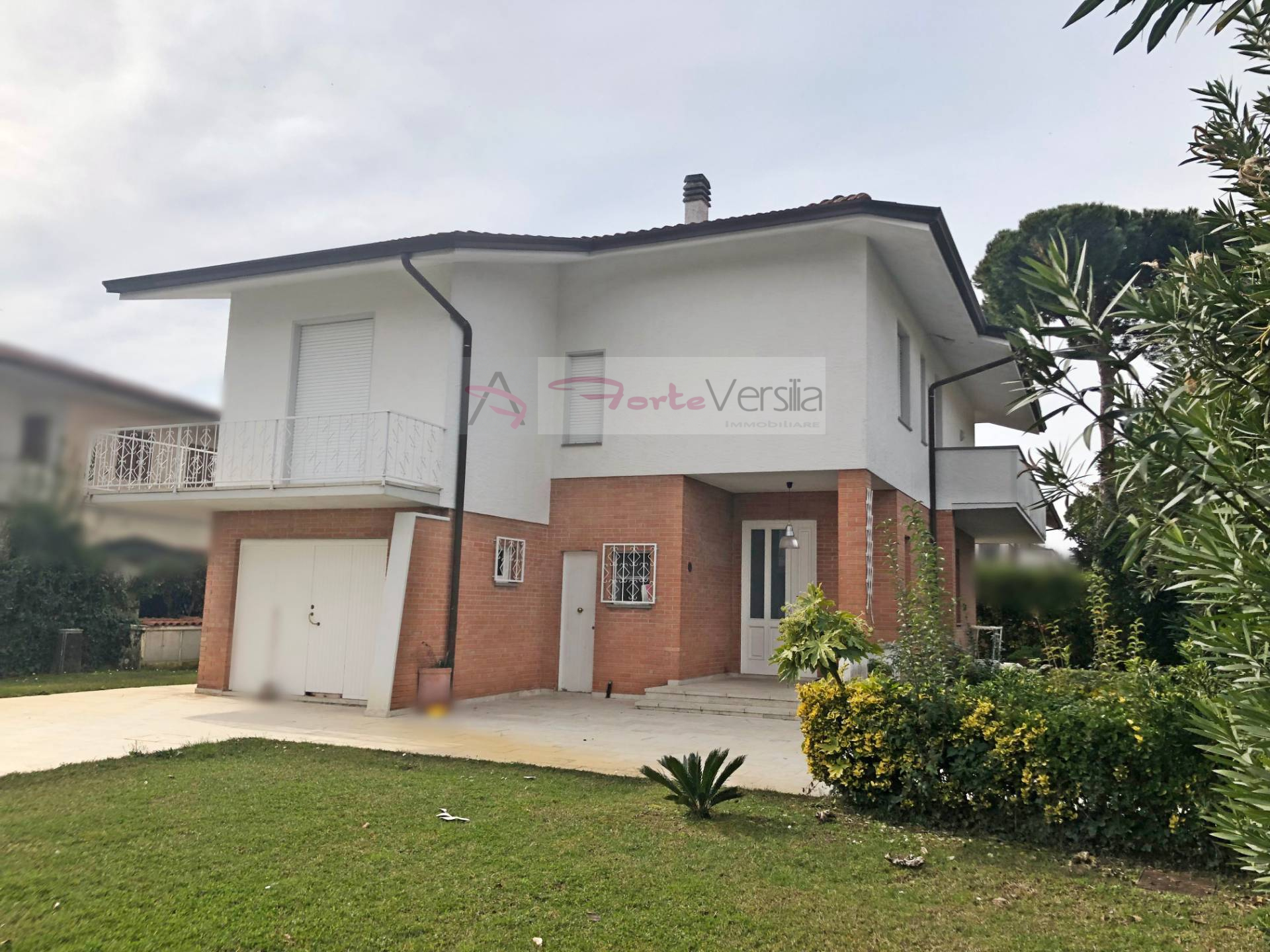  forte dei marmi vendita quart: centro agenzia forteversilia immobiliare