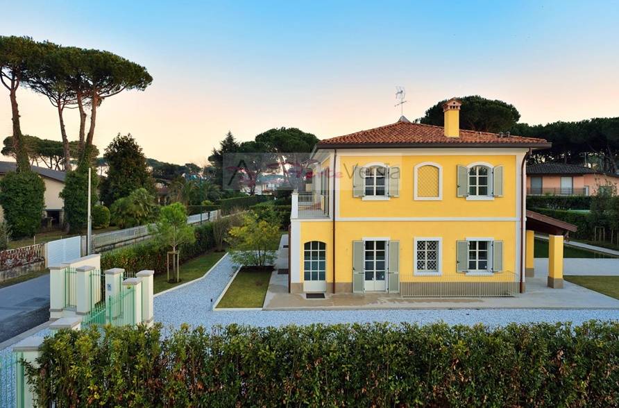  forte dei marmi vendita quart: vittoria apuana agenzia forteversilia immobiliare