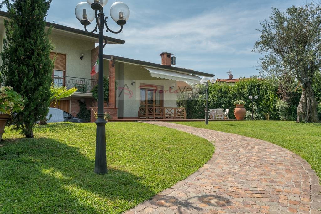 Villa FORTE DEI MARMI vendita  Centro  Agenzia ForteVersilia Immobiliare