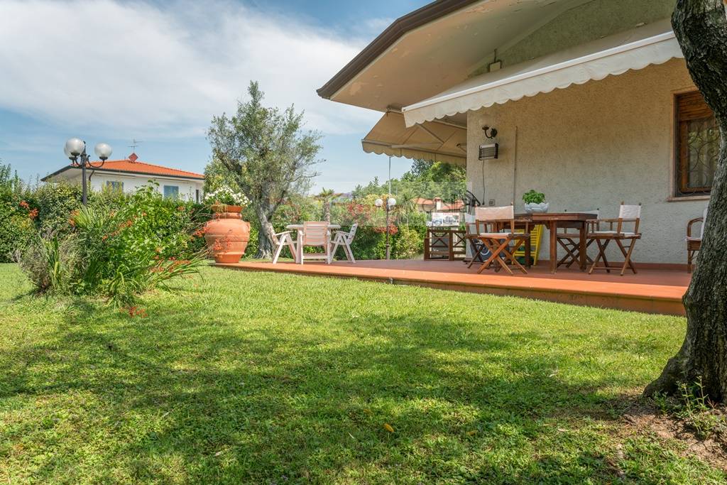 Villa FORTE DEI MARMI vendita  Centro  Agenzia ForteVersilia Immobiliare