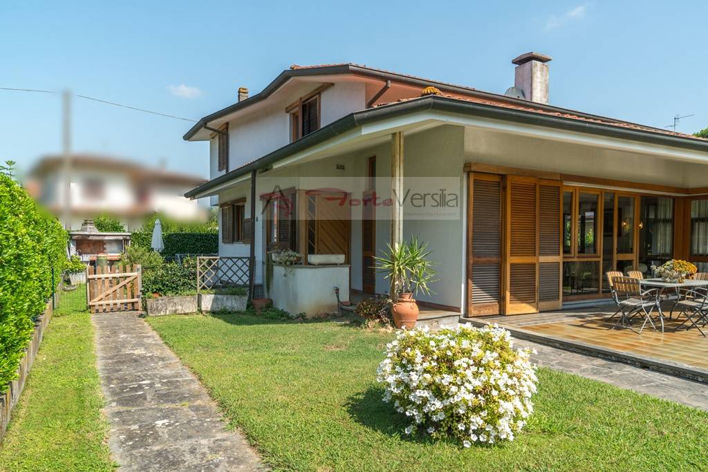 Villa PIETRASANTA vendita    Agenzia ForteVersilia Immobiliare