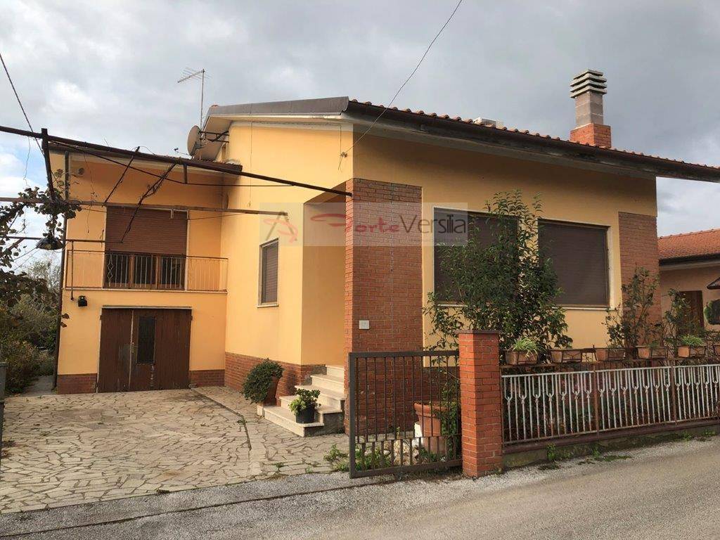  seravezza vendita quart: querceta agenzia-forteversilia-immobiliare