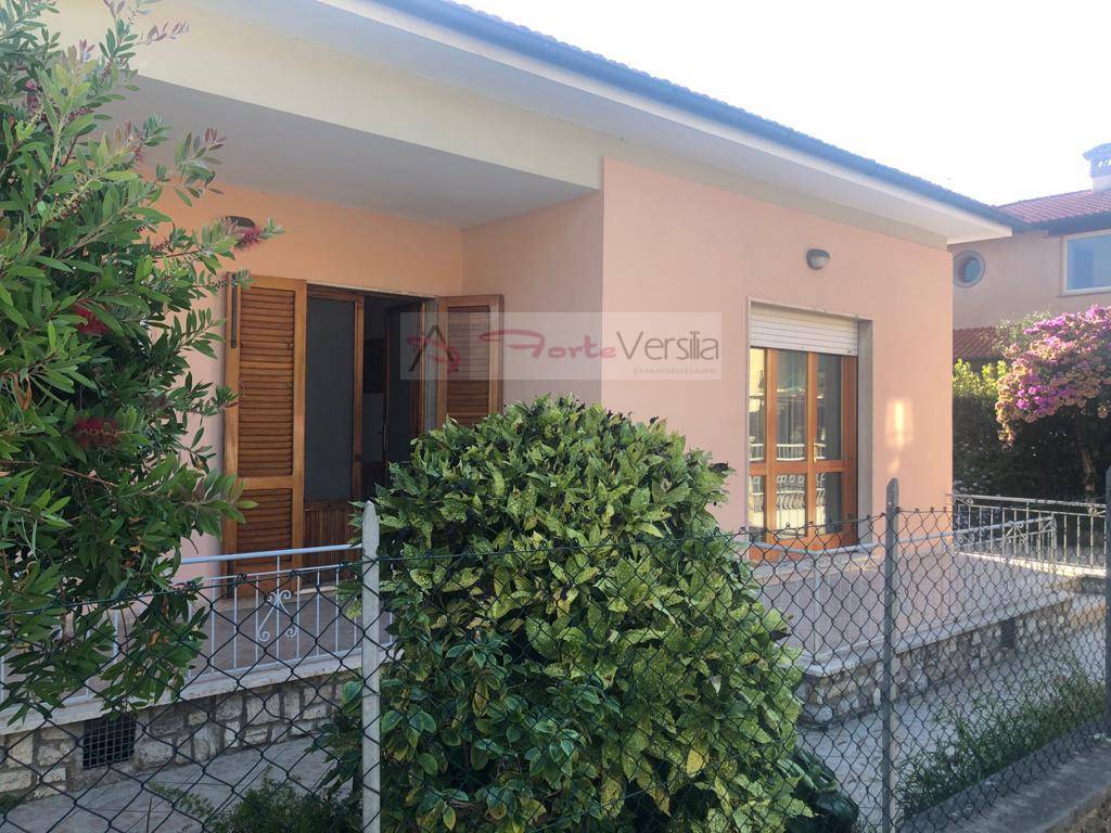 Villa SERAVEZZA vendita  Pozzi  Agenzia ForteVersilia Immobiliare