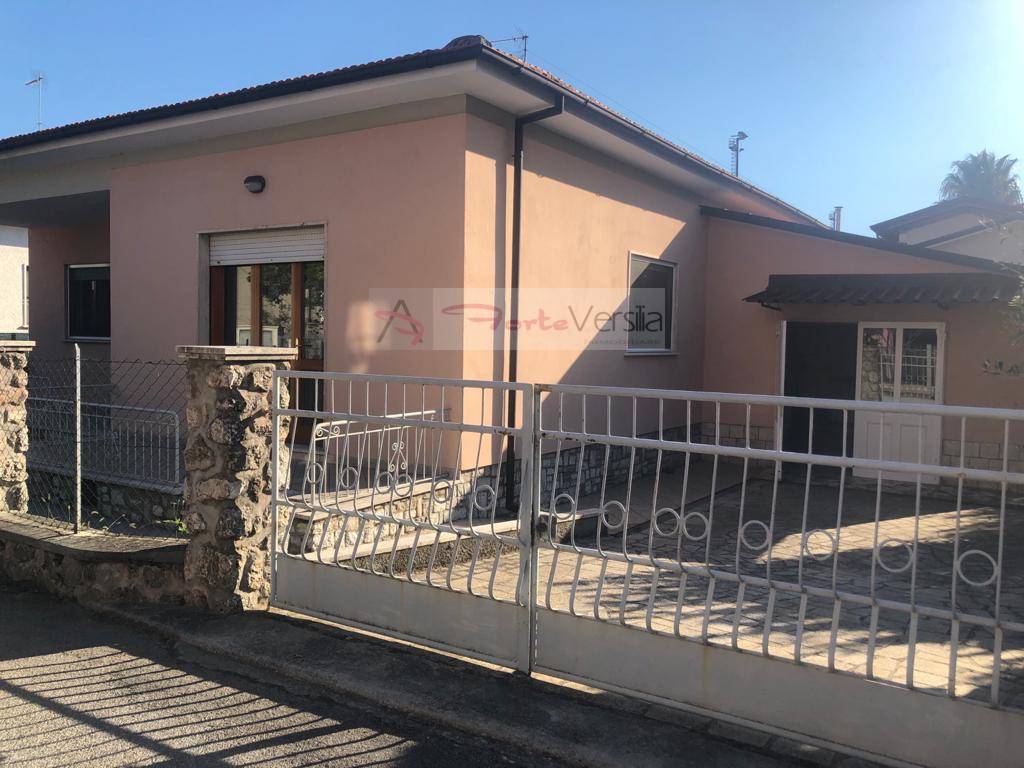 Villa SERAVEZZA vendita  Pozzi  Agenzia ForteVersilia Immobiliare