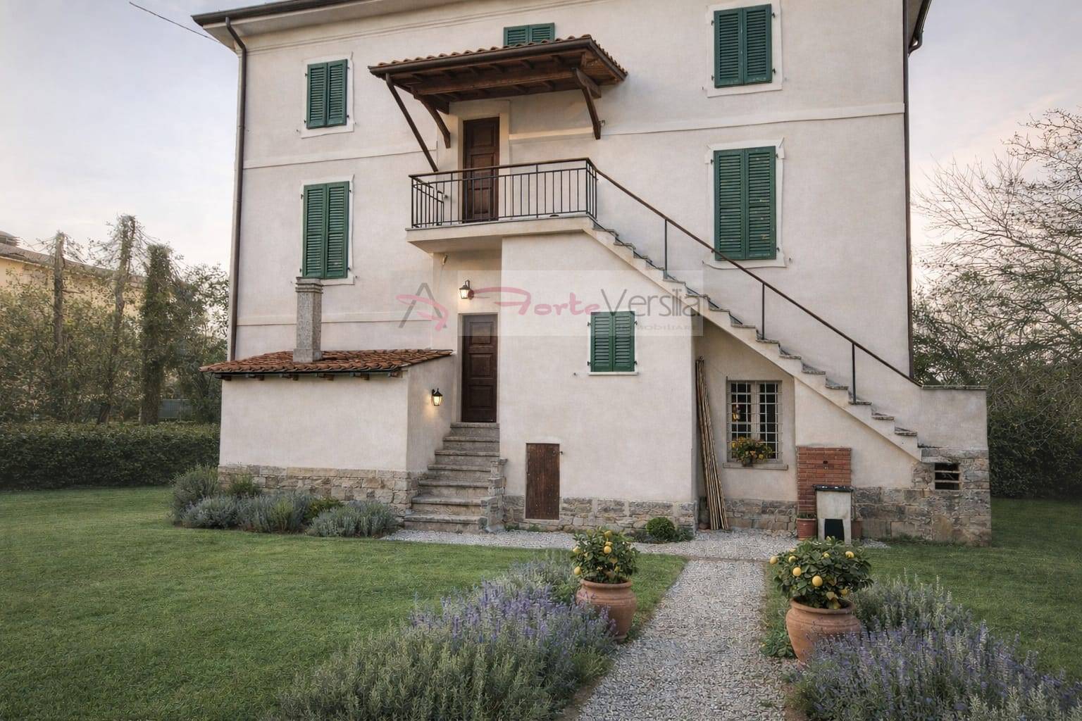 villa d'epoca in vendita a Camaiore