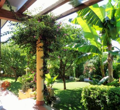 villa indipendente in vendita a Montignoso