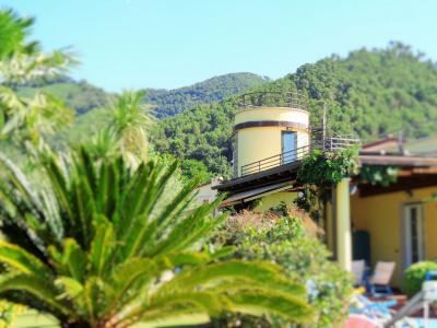 villa indipendente in vendita a Montignoso