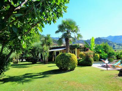 villa indipendente in vendita a Montignoso